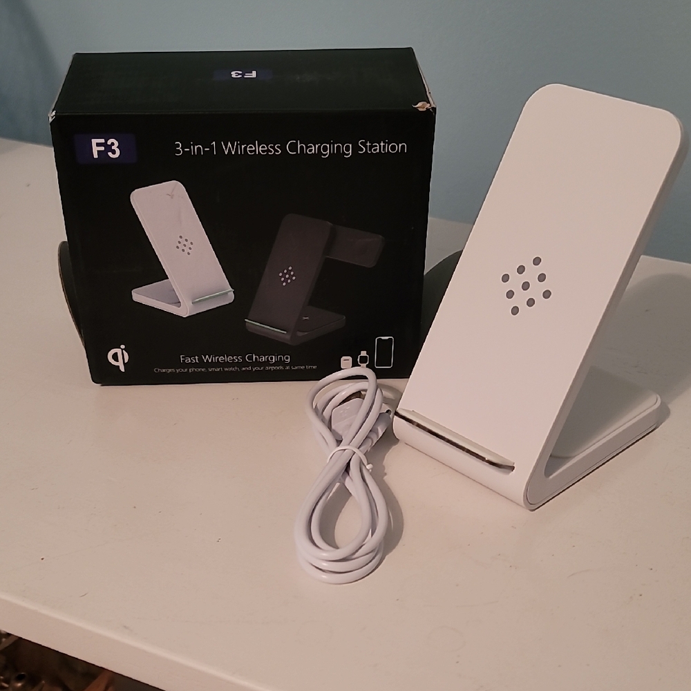 3 In 1 White Wireless Charging Station